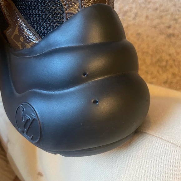 Louis Vuitton LV Archlight Sneaker - Picture 14 of 14